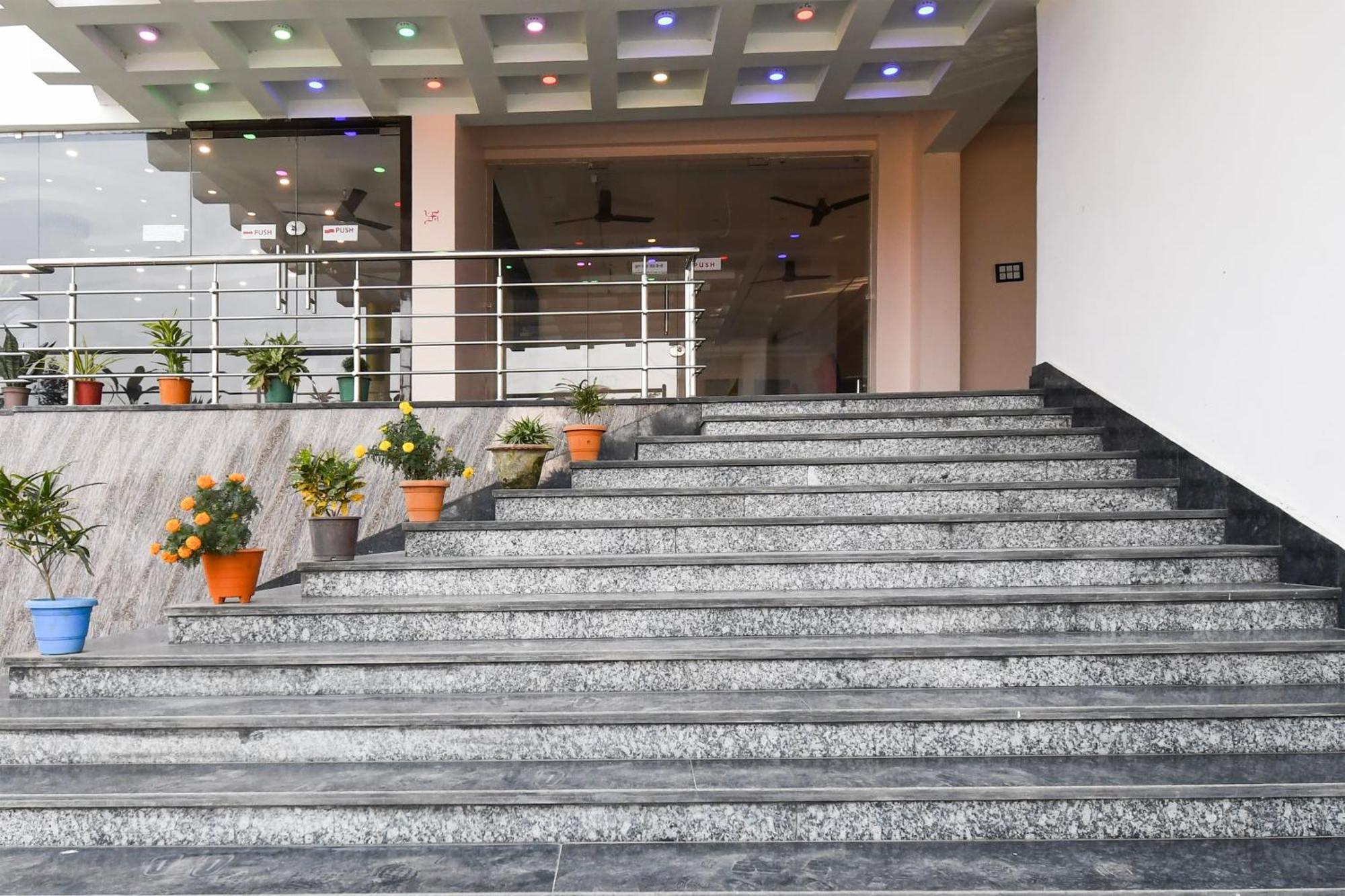 Hotel O Nilmadhab International Tarapith Exteriör bild